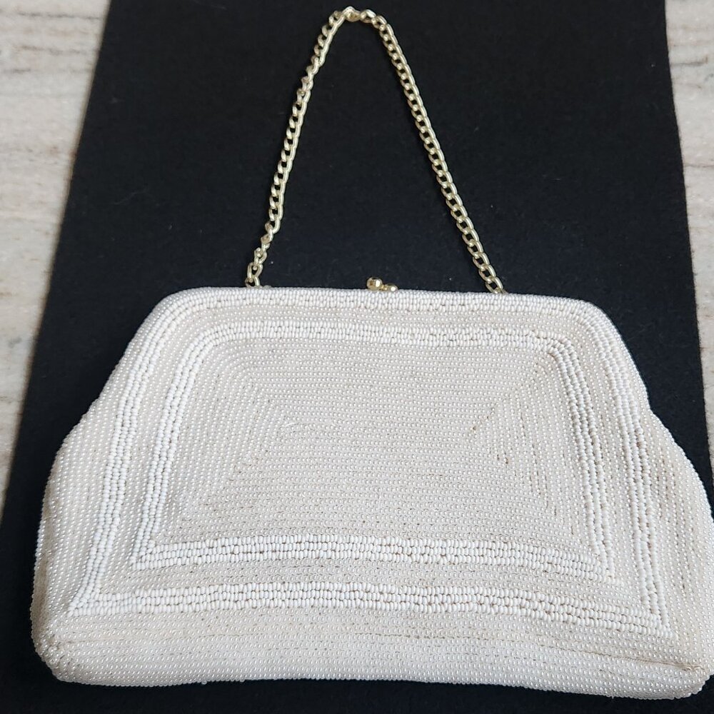 Vintage WALBORG Small White & Pearlized Beaded Clutch Purse w/Gold Carry & Clasp